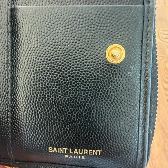 Yves Saint Laurent Cassandre Matelasse Black Quilted Calfskin Wallet - Picture 8 of 10